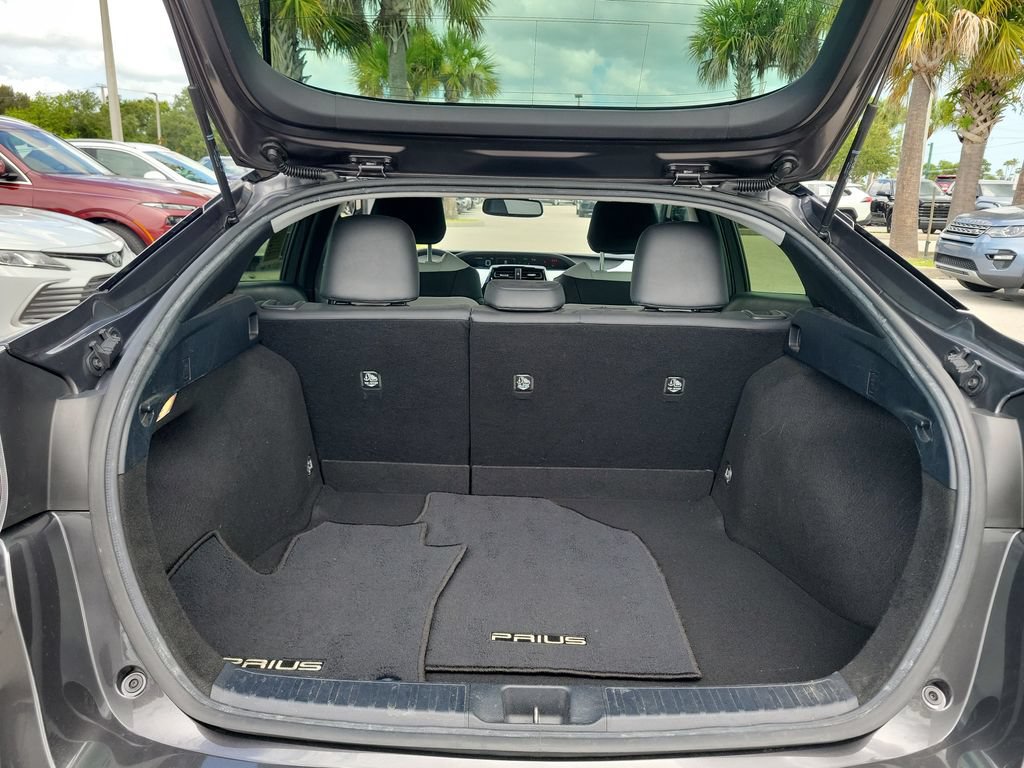 Used 2017 Toyota Prius Four FWD image 29