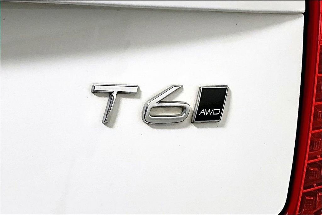 Used 2017 Volvo XC90 T6 Momentum w/ Vision Package image 14