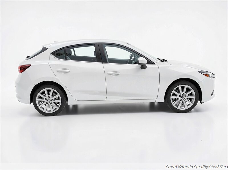 Used 2017 MAZDA MAZDA3 Grand Touring w/ Premium Equipment Package FWD image 4