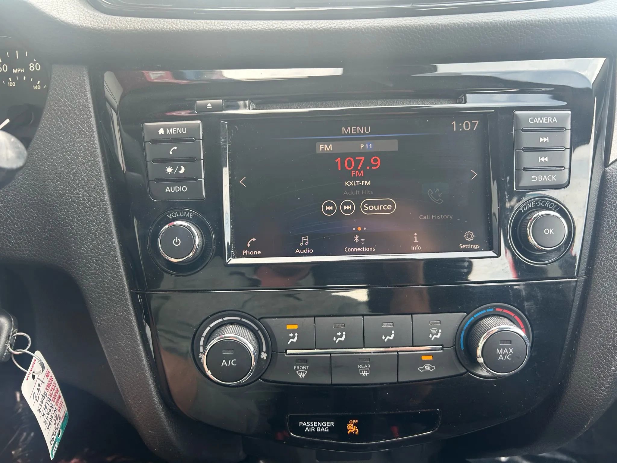 Used 2020 Nissan Rogue Sport S image 9
