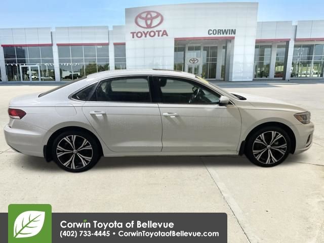 Used 2022 Volkswagen Passat 2.0T SE image 6