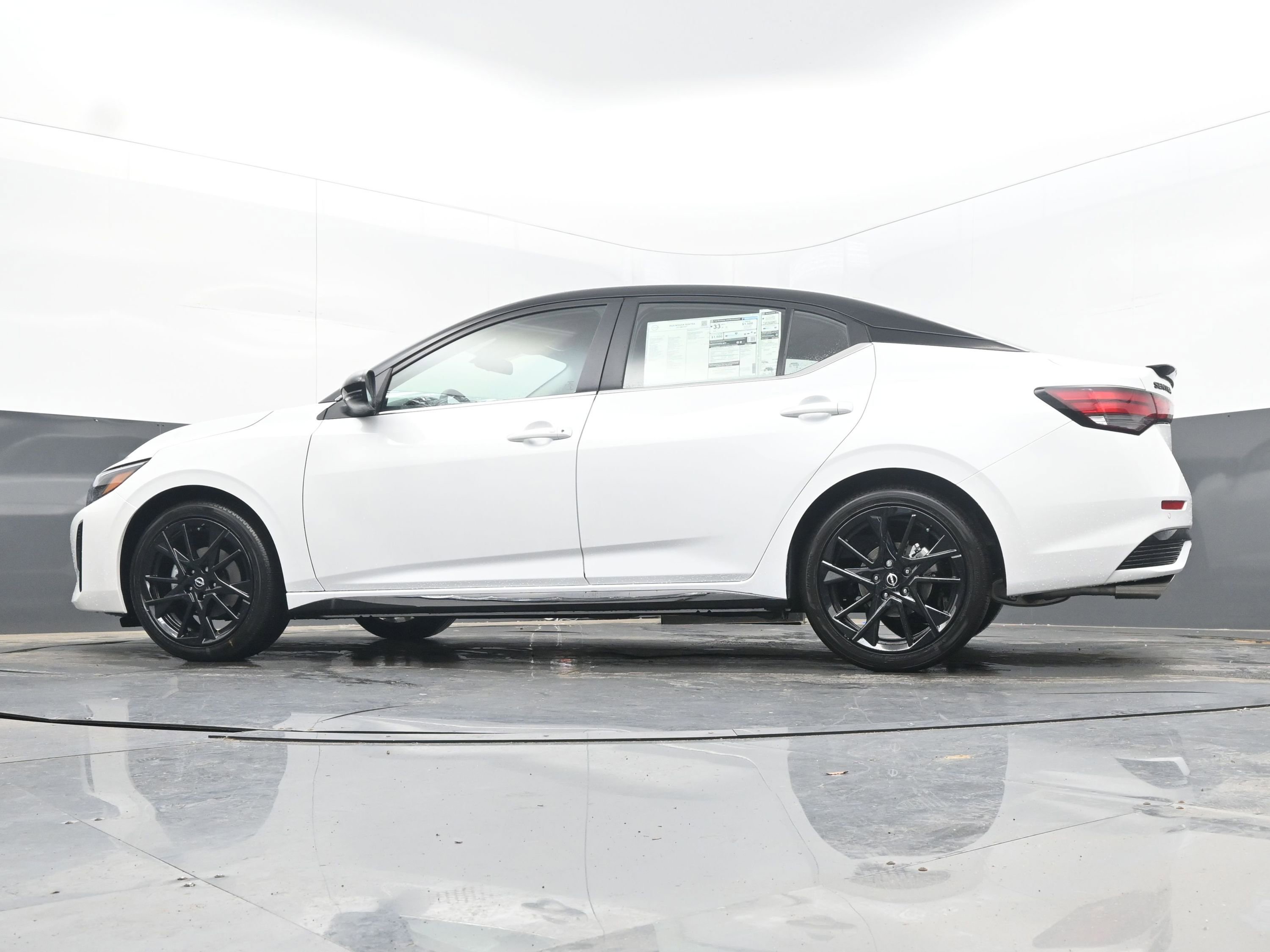 New 2025 Nissan Sentra SR w/ Midnight Edition image 26