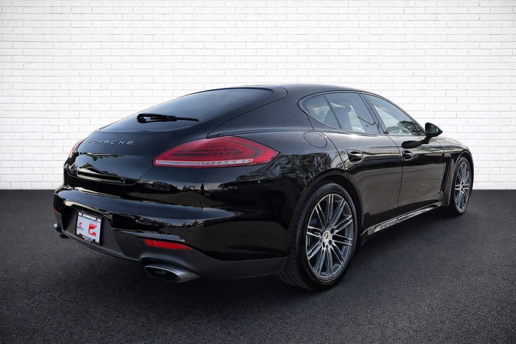 Used 2016 Porsche Panamera 4 image 4