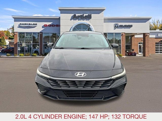 Used 2024 Hyundai Elantra SEL FWD image 3