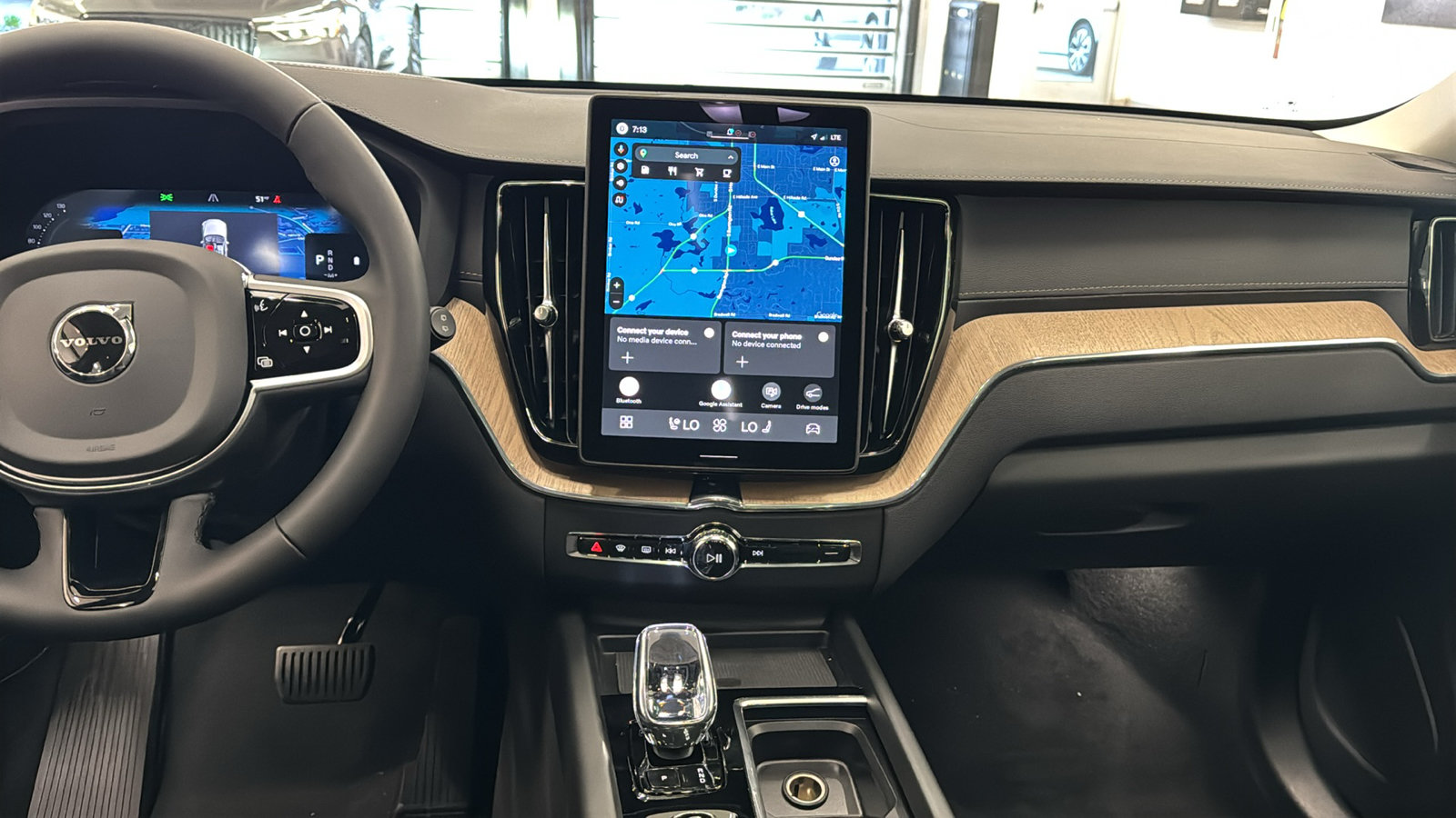 New 2026 Volvo XC60 B5 Ultra w/ Protection Package Premier AWD/4WD image 11