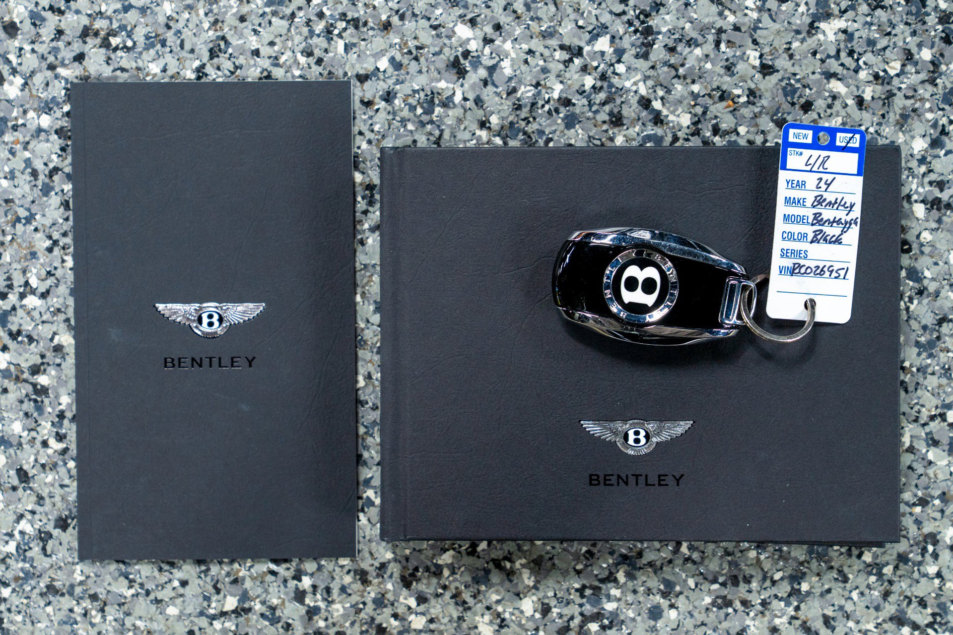 Used 2024 Bentley Bentayga Extended Wheelbase image 18