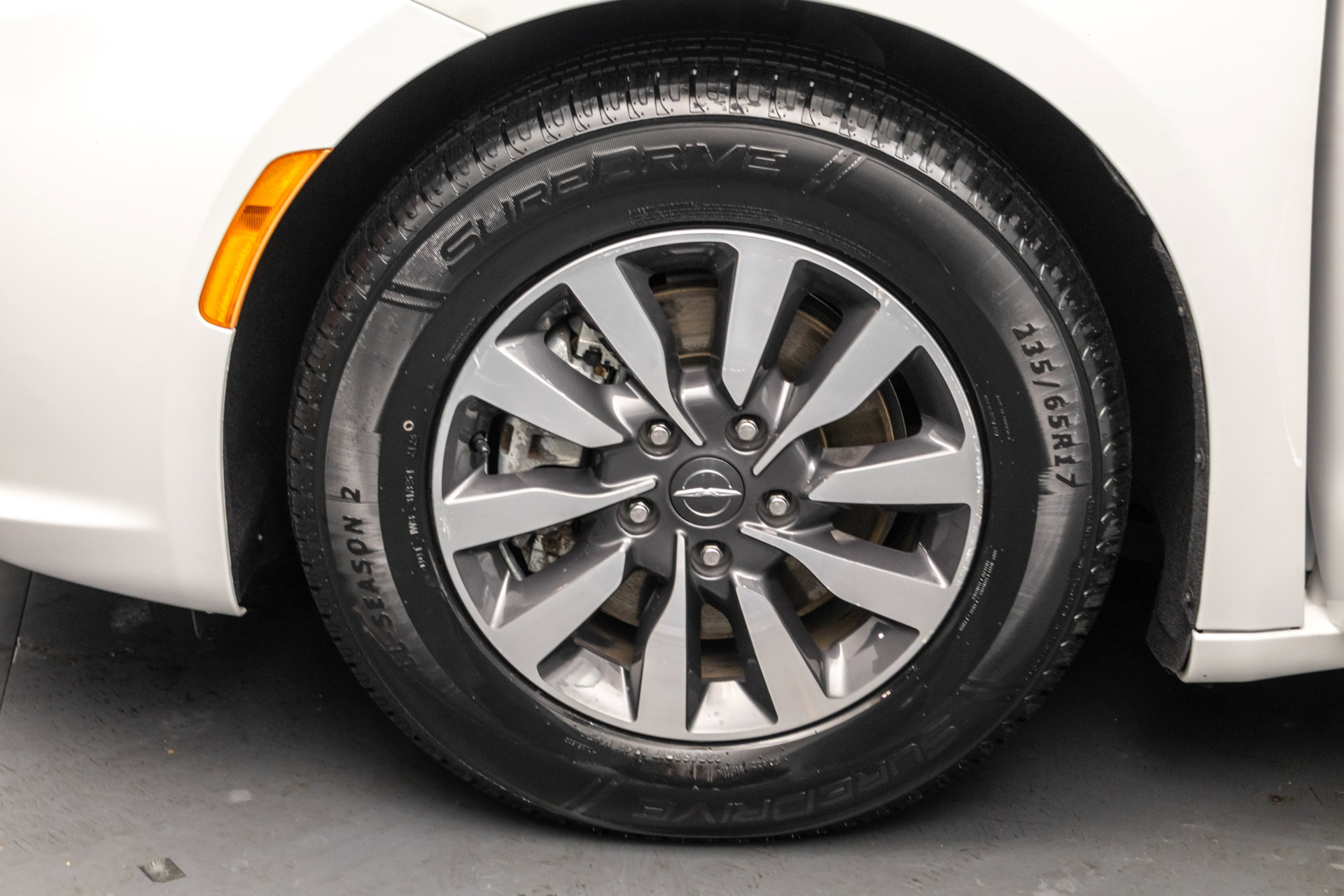 Used 2023 Chrysler Pacifica Limited FWD image 44