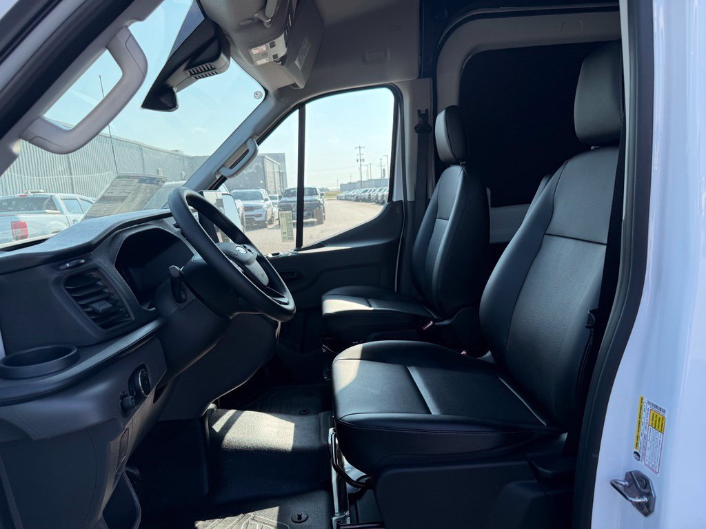 New 2027 Ford Transit 250 148 Medium Roof w/ Load Area Protection Package RWD image 5