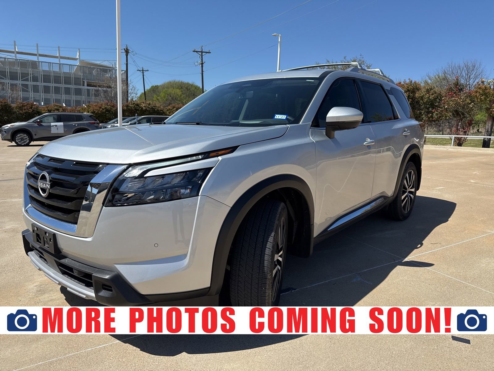 Used 2025 Nissan Pathfinder Platinum w/ Cargo Package image 1