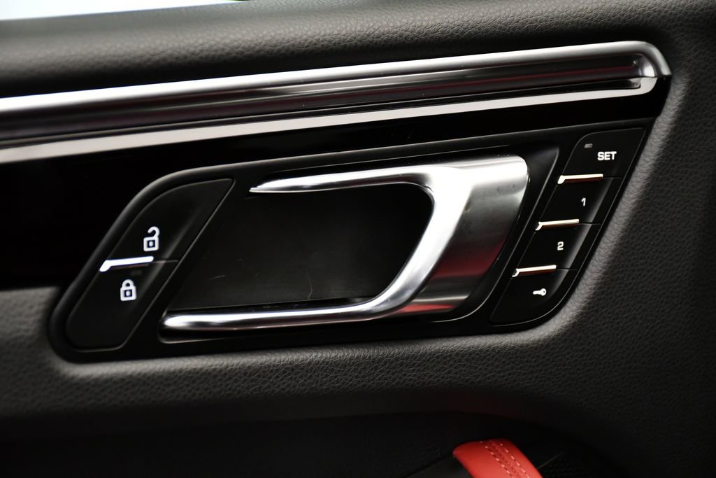 Used 2023 Porsche Macan S image 36