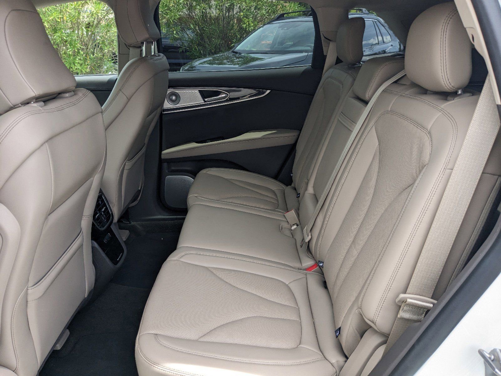 Certified 2023 Lincoln Nautilus Reserve w/ Equipment Group 202A image 16