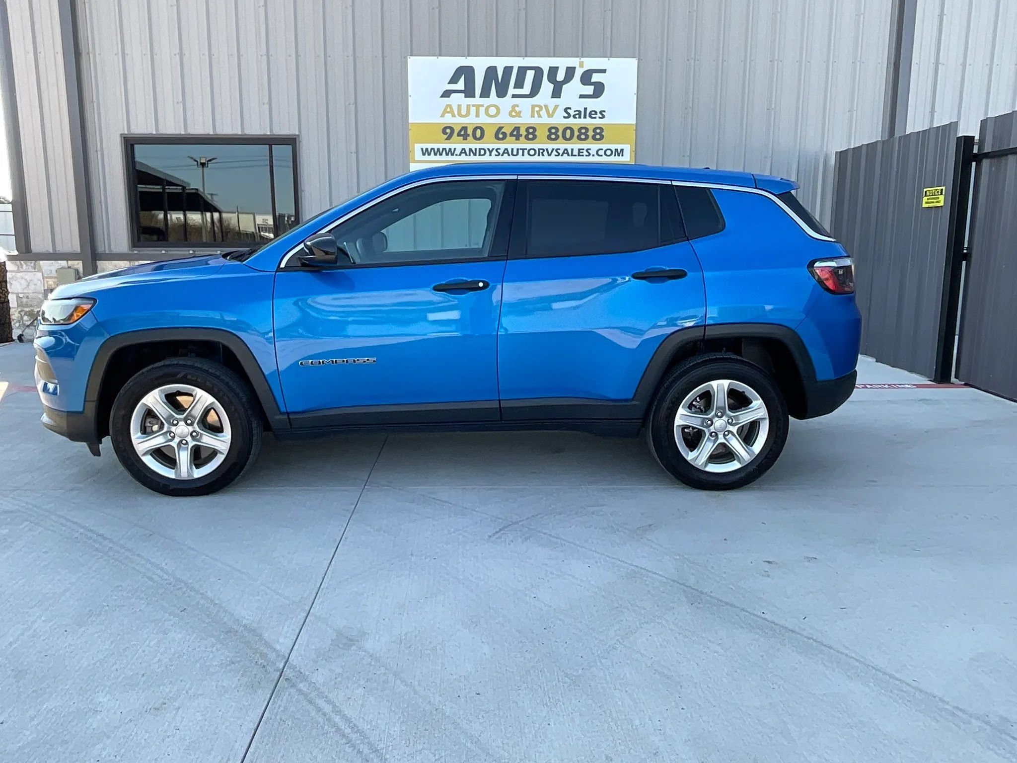 Used 2023 Jeep Compass Sport AWD/4WD image 4