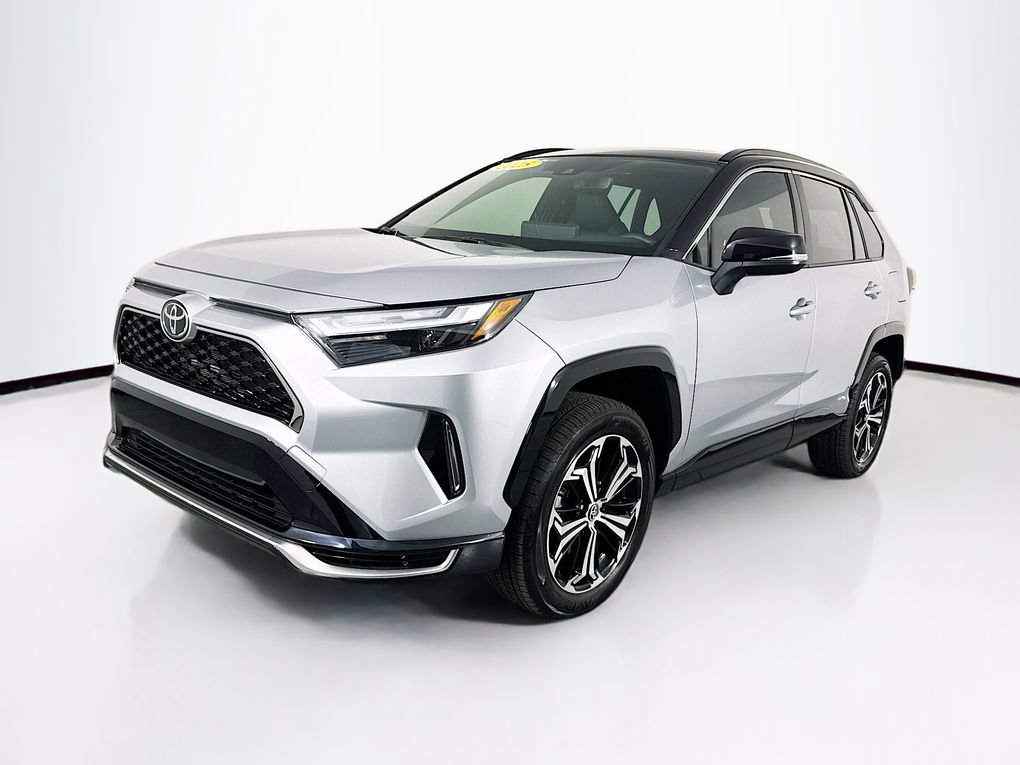 Used 2025 Toyota RAV4 XSE image 3