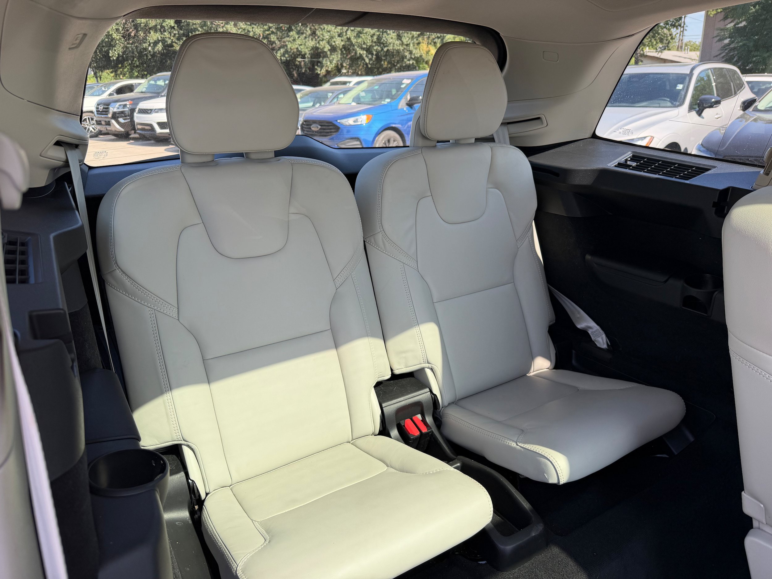 Certified 2024 Volvo XC90 T8 Ultimate w/ Protection Package Premier AWD/4WD image 13