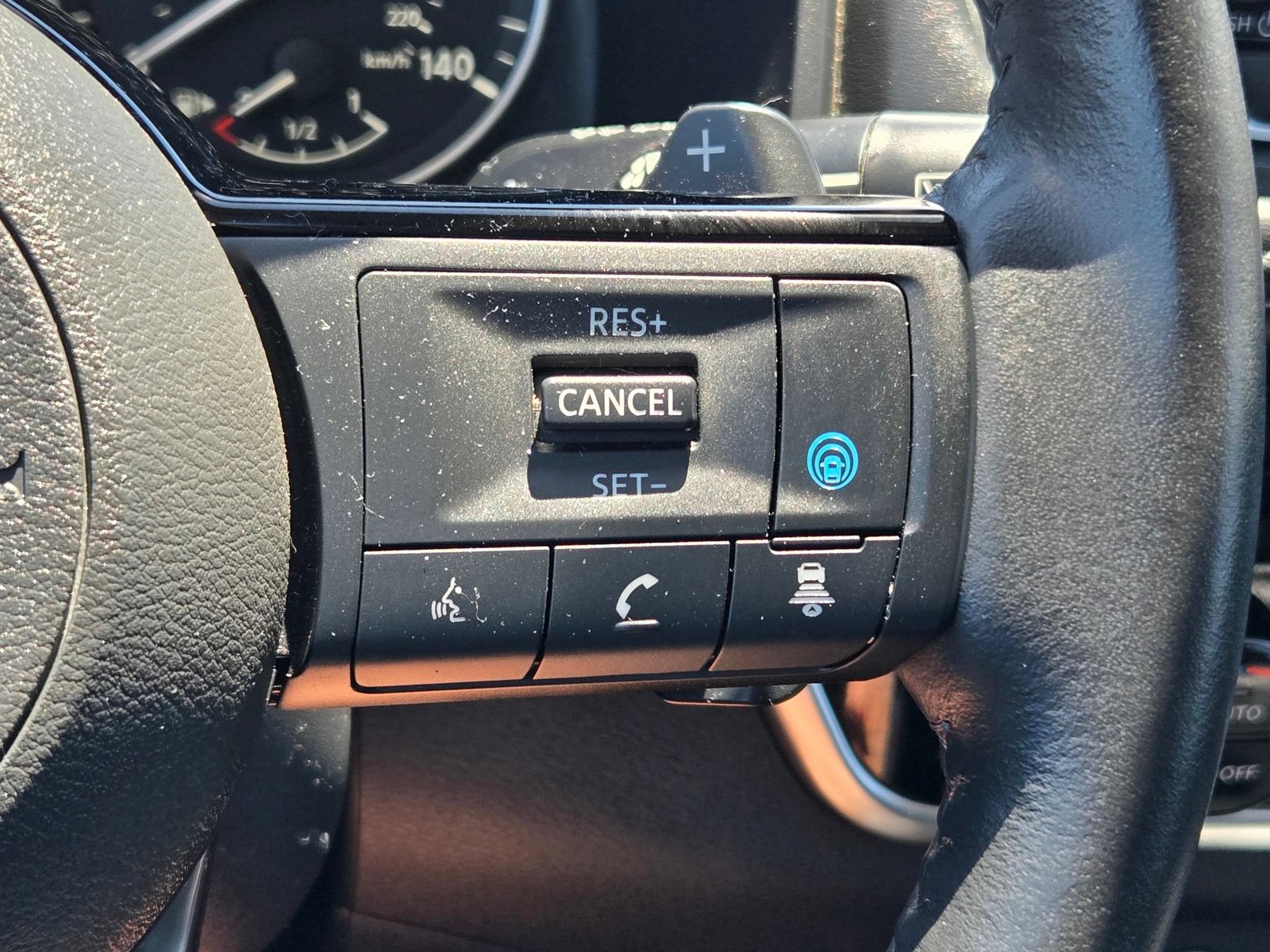 Used 2023 Nissan Rogue SL FWD image 31