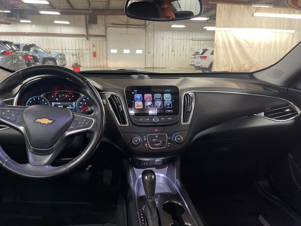 Used 2018 Chevrolet Malibu LT image 13