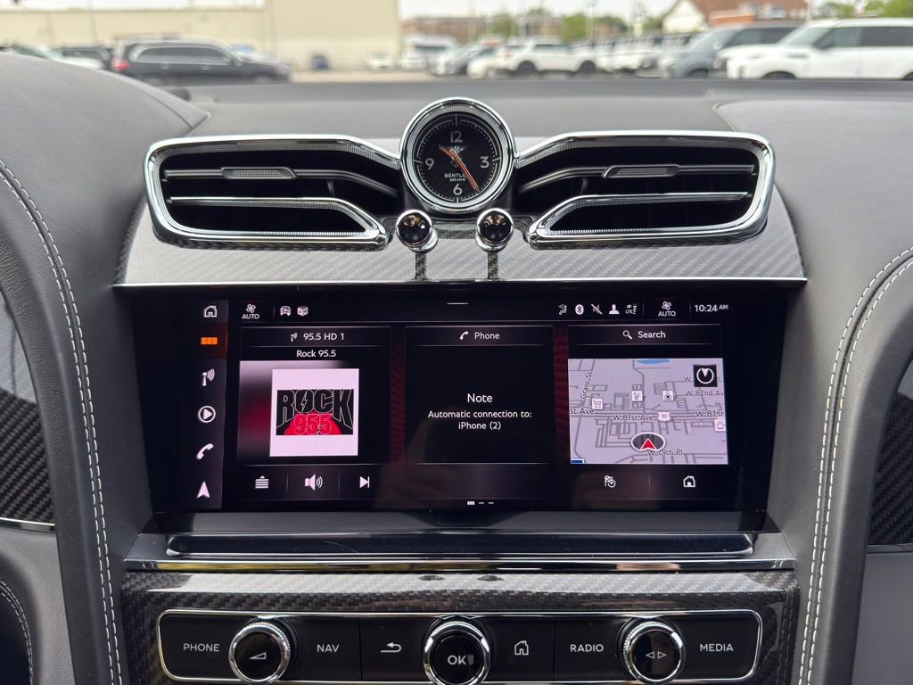 Used 2023 Bentley Bentayga Extended Wheelbase AWD/4WD image 28