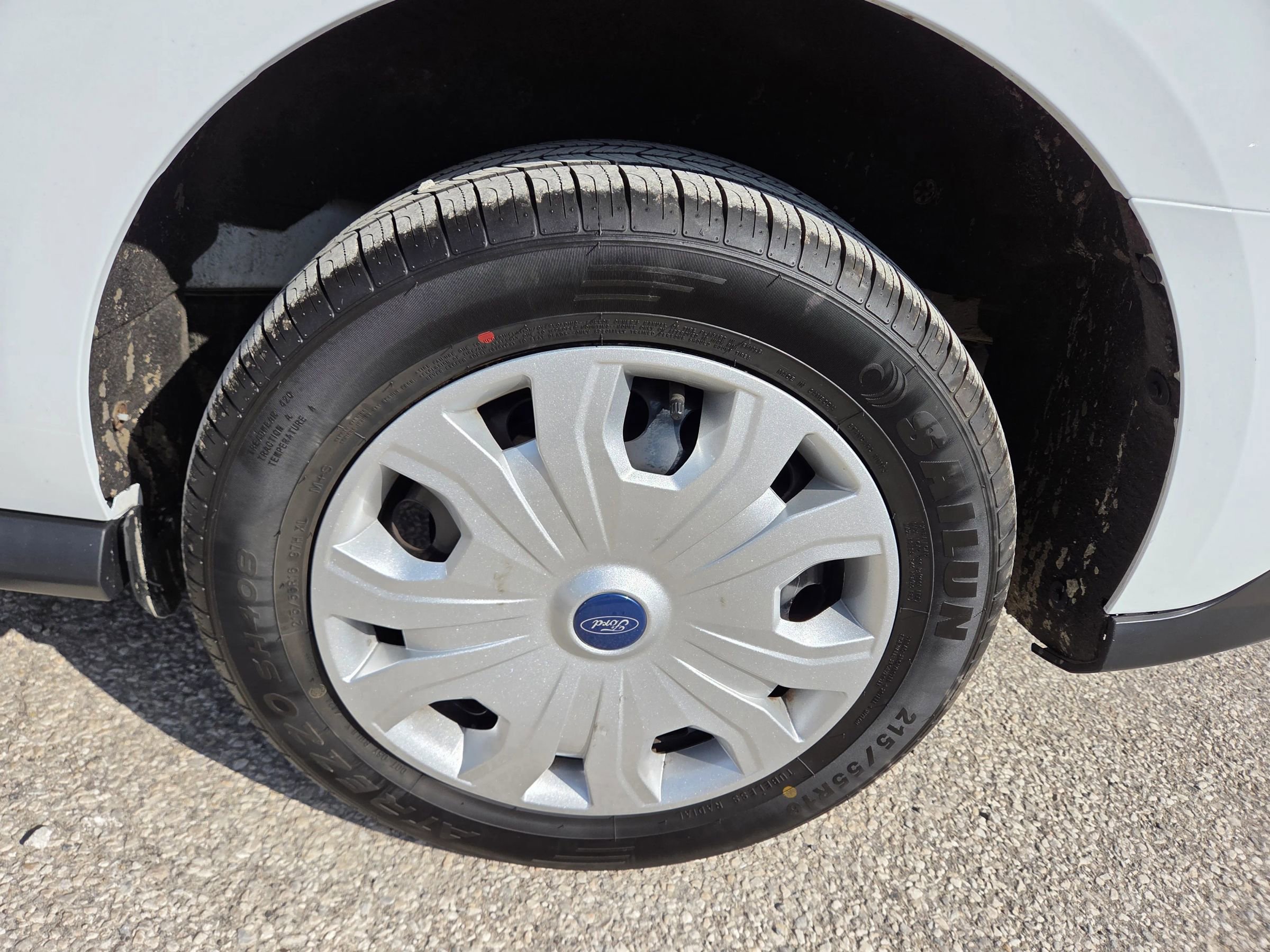 Used 2019 Ford Transit Connect XLT image 7