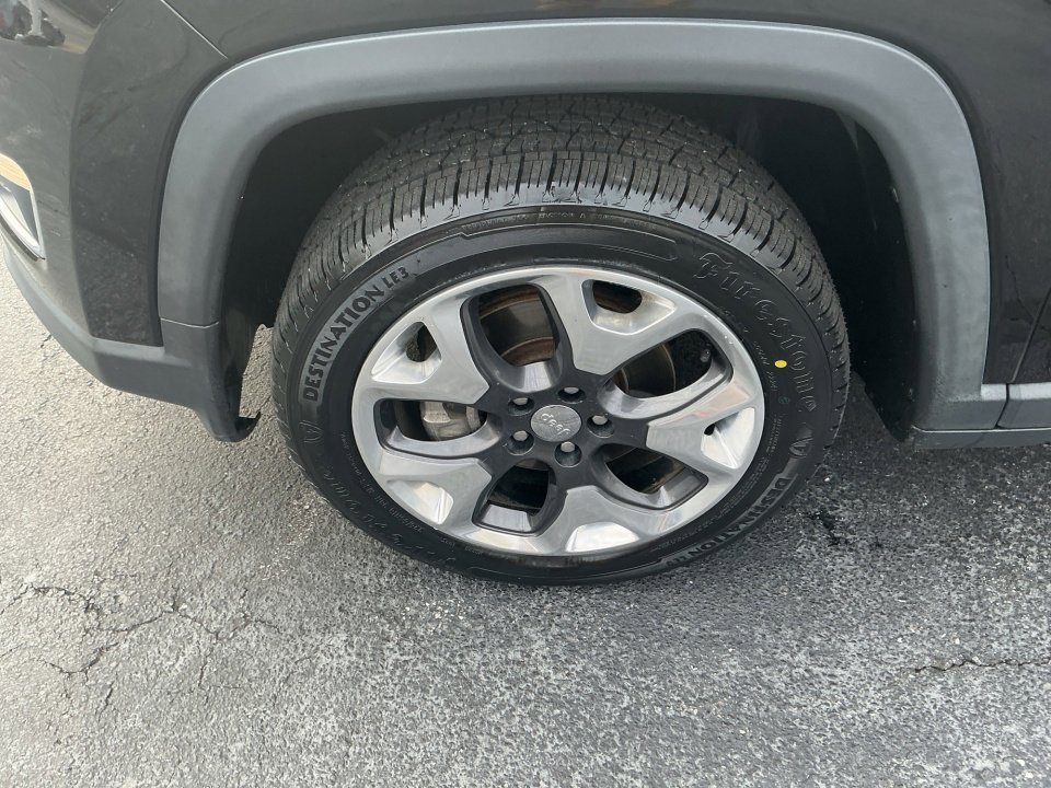 Used 2018 Jeep Compass Limited w/ Navigation Group image 31