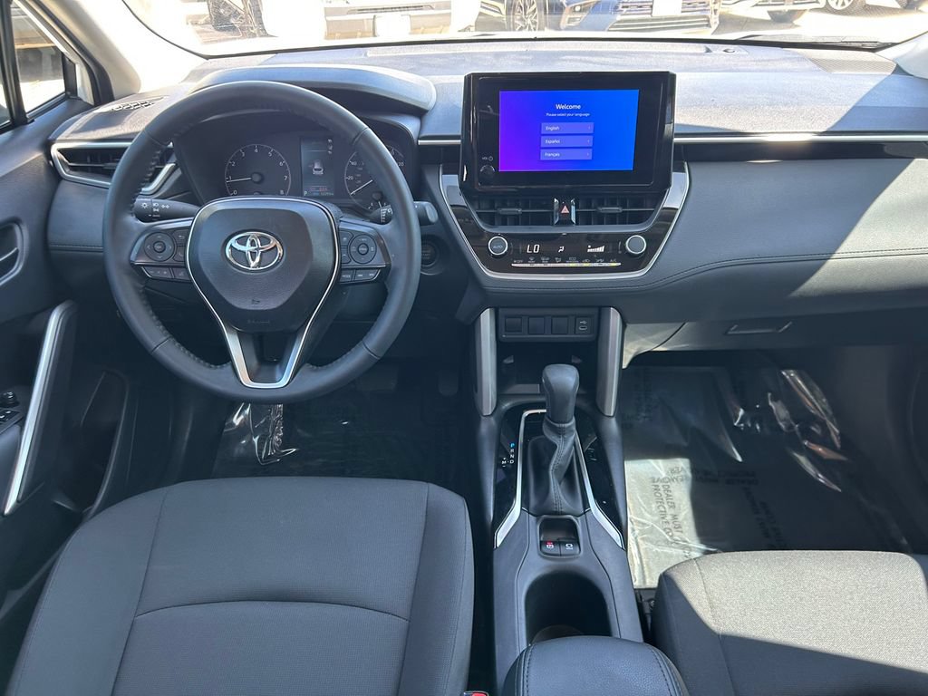 Used 2024 Toyota Corolla Cross LE w/ Moonroof Package FWD image 17