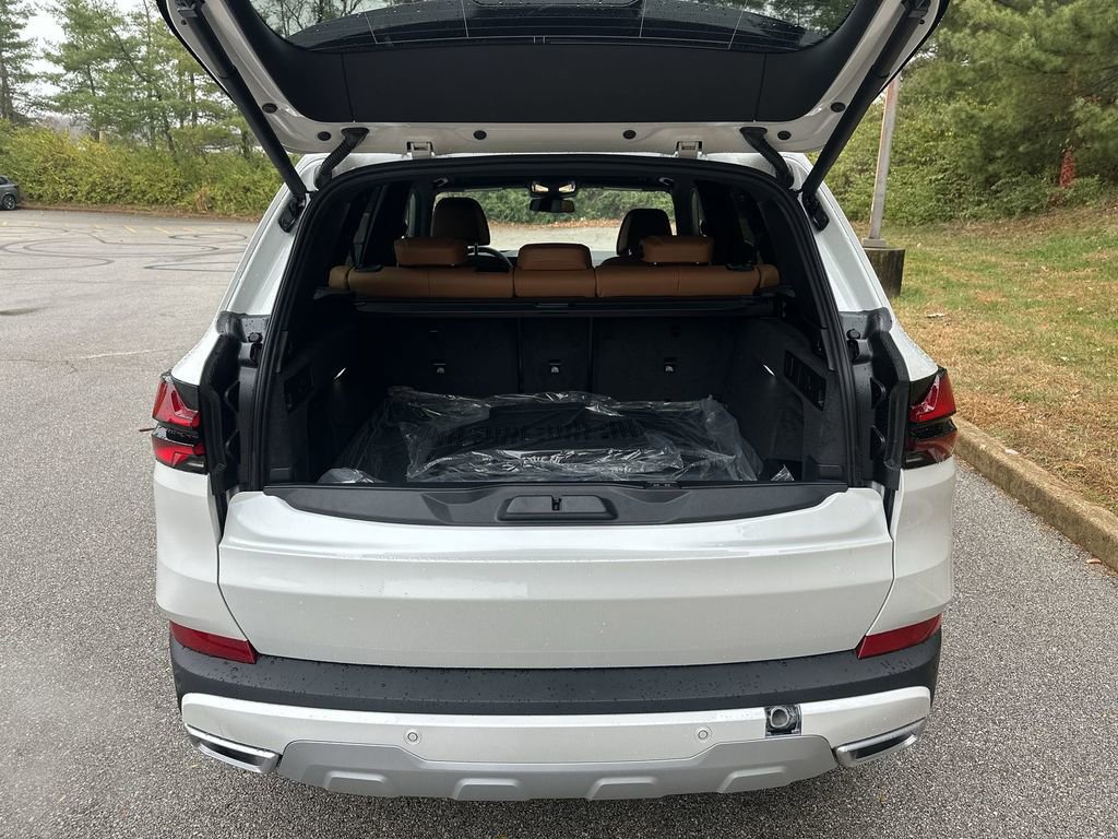 New 2026 BMW X5 xDrive50e w/ Climate Comfort Package image 22