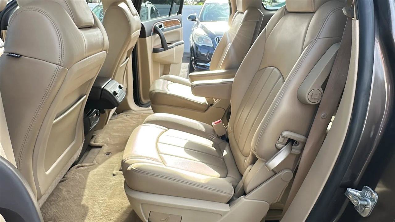 Used 2011 Buick Enclave CXL AWD/4WD image 25