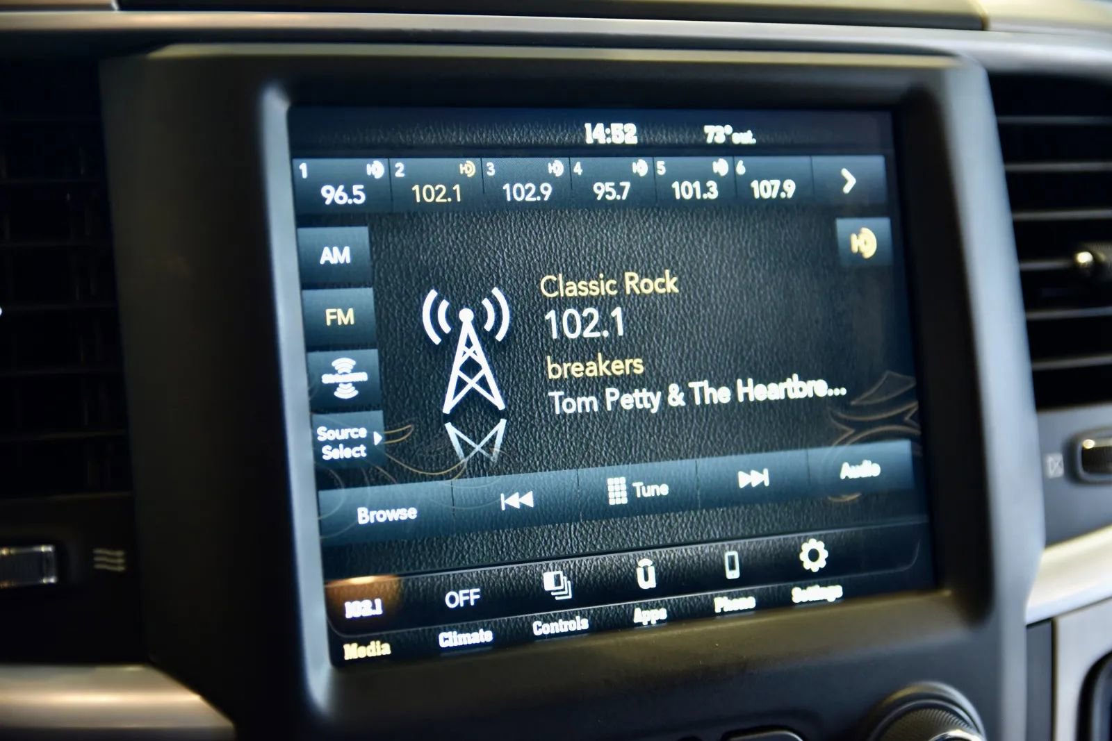 Used 2020 RAM 1500 Classic Warlock w/ Luxury Group image 18