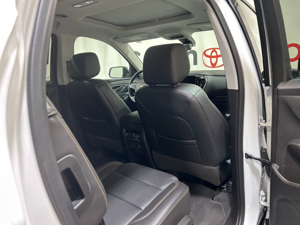Used 2021 Chevrolet Traverse Premier w/ Redline Edition AWD/4WD image 15