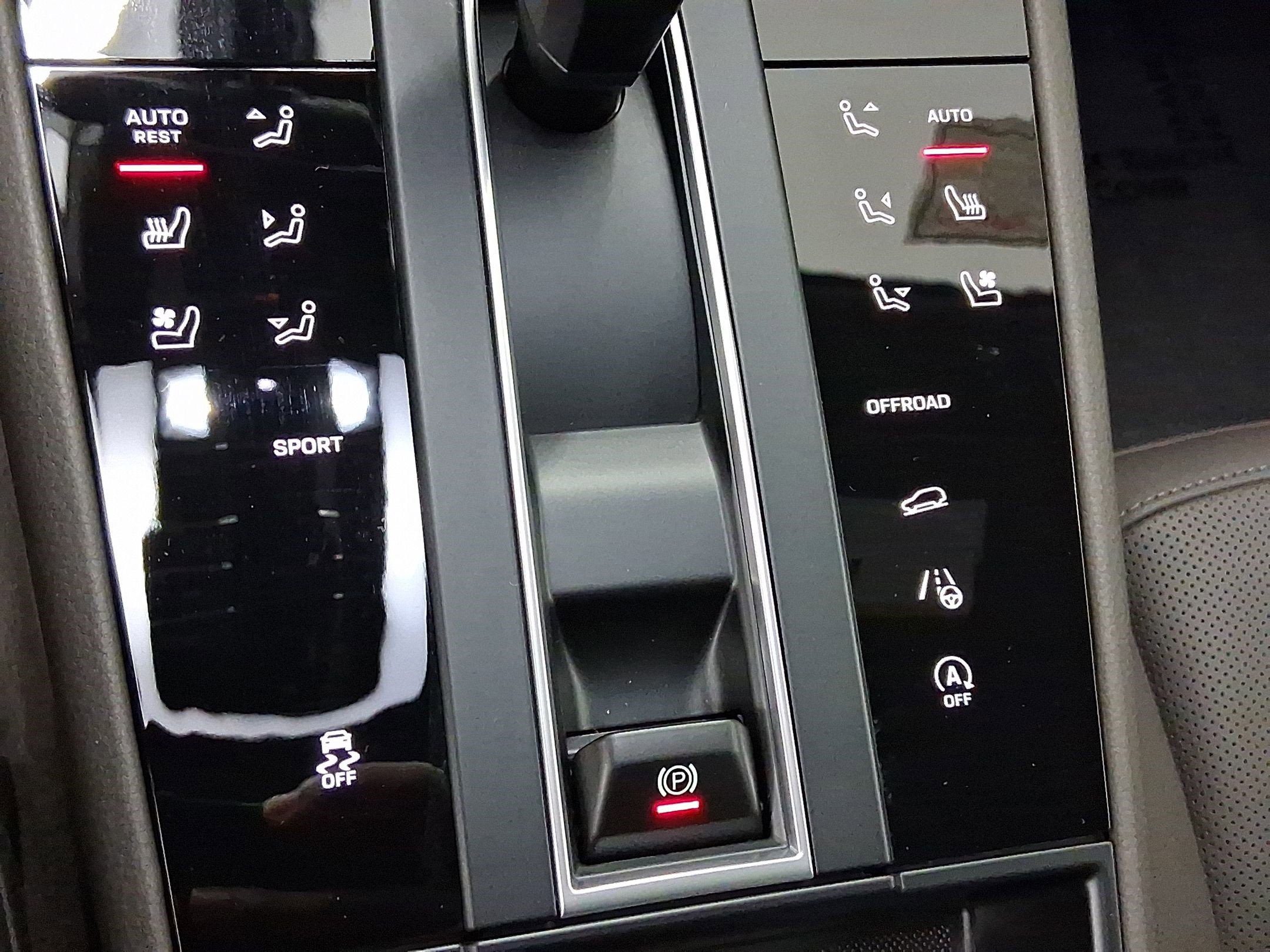 Used 2026 Porsche Macan image 28