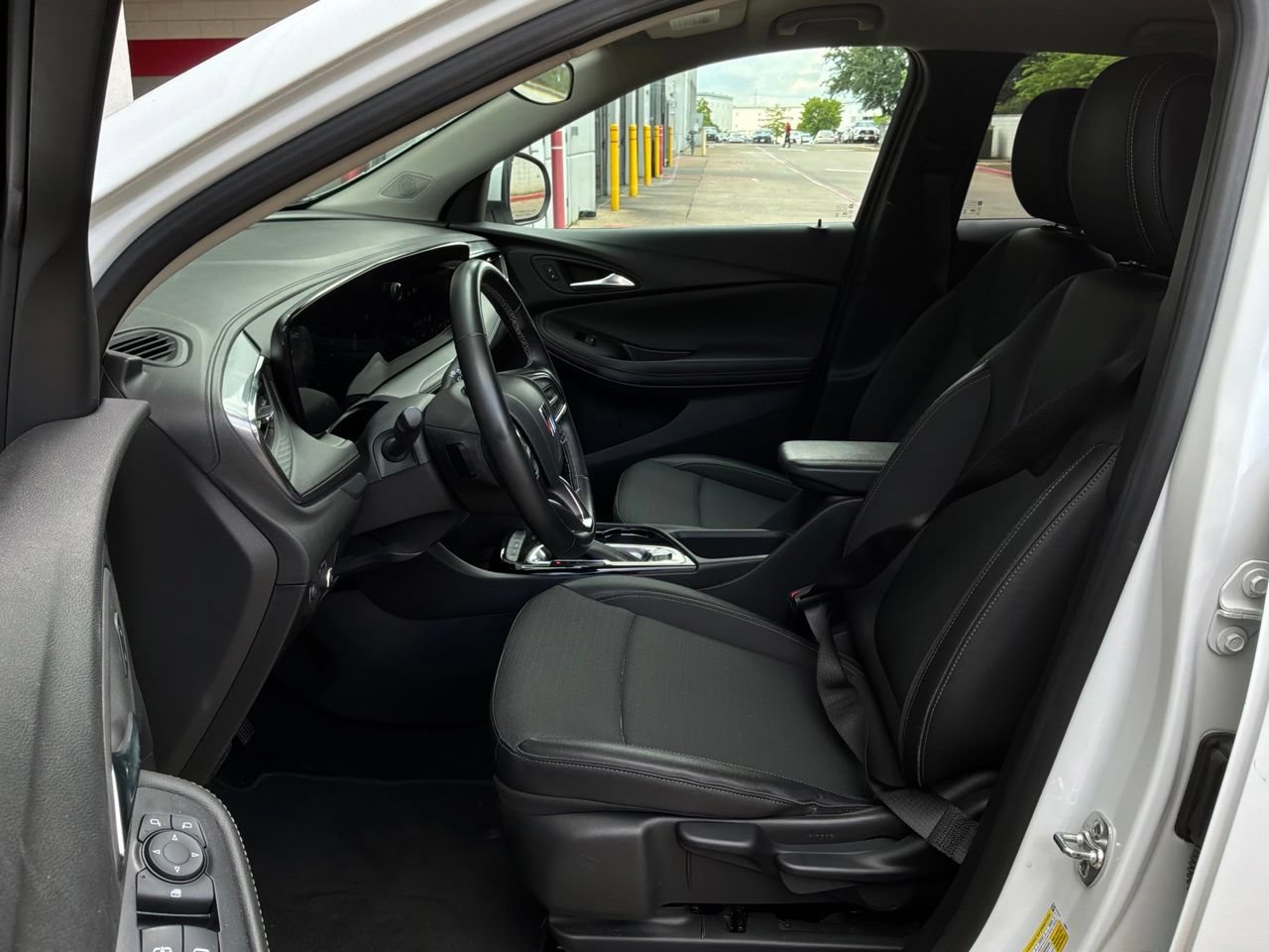 Used 2025 Buick Encore GX Preferred AWD/4WD image 10