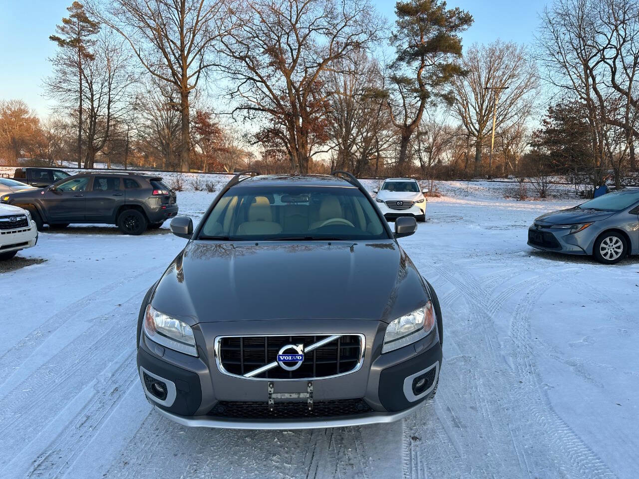 Used 2011 Volvo XC70 T6 AWD/4WD image 2