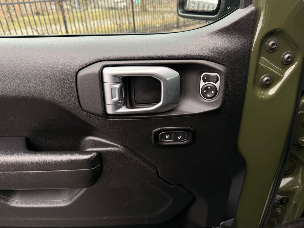 Used 2021 Jeep Wrangler Unlimited Willys image 21