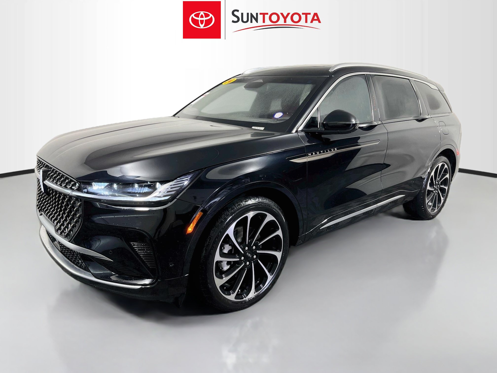 Used 2024 Lincoln Nautilus Black Label AWD/4WD image 9