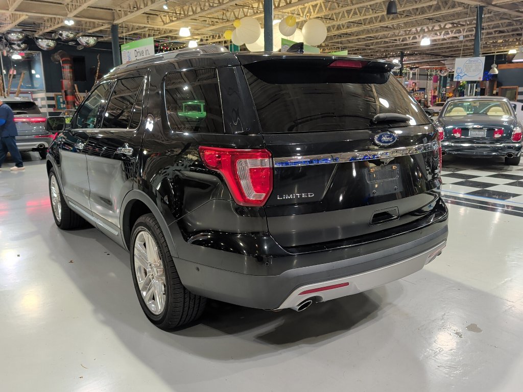 Used 2016 Ford Explorer Limited w/ Equipment Group 301A AWD/4WD image 11