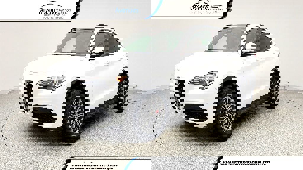 Used 2023 Alfa Romeo Stelvio Sprint image 1