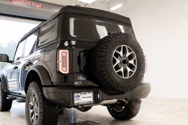 Used 2023 Ford Bronco Badlands image 12