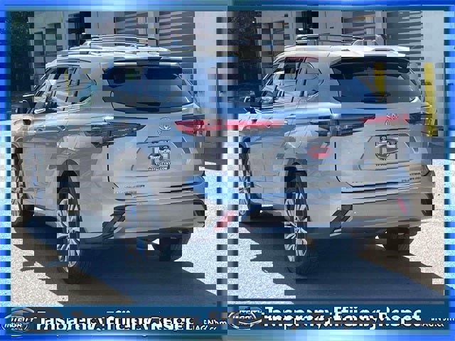 Used 2023 Toyota Highlander Platinum image 8