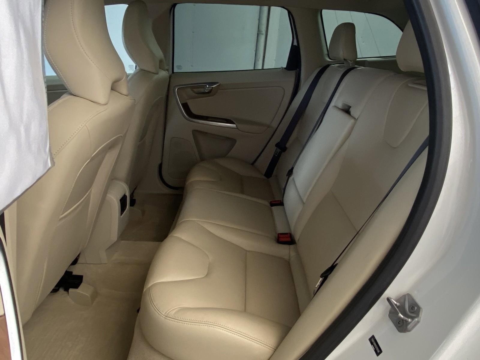 Used 2016 Volvo XC60 T5 Platinum w/ Climate Package image 20