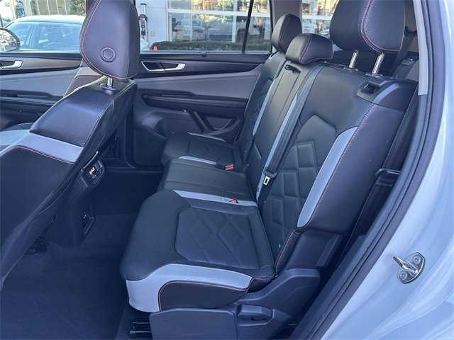 Used 2025 Volkswagen Atlas Peak Edition SE image 31