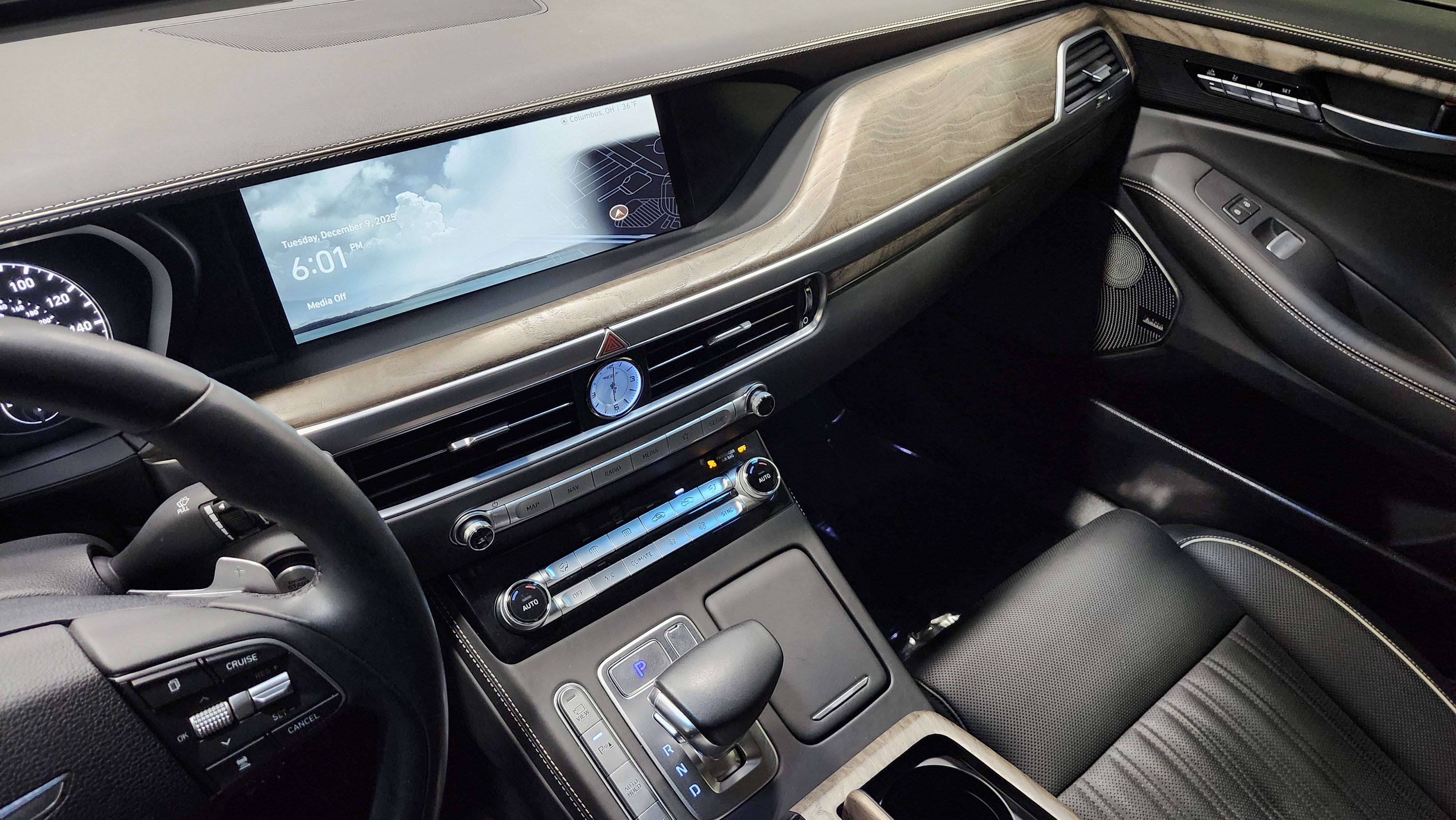 Used 2021 Genesis G90 3.3T Premium image 35