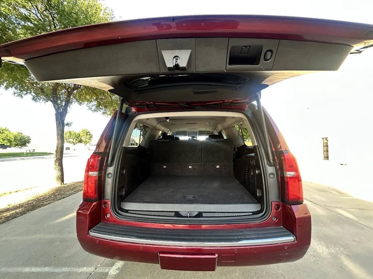 Used 2017 Chevrolet Suburban Premier RWD image 10