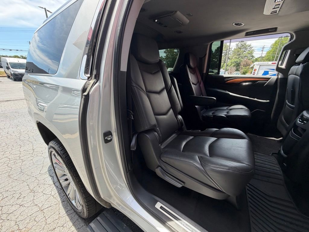 Used 2020 Cadillac Escalade ESV Premium Luxury AWD/4WD image 35