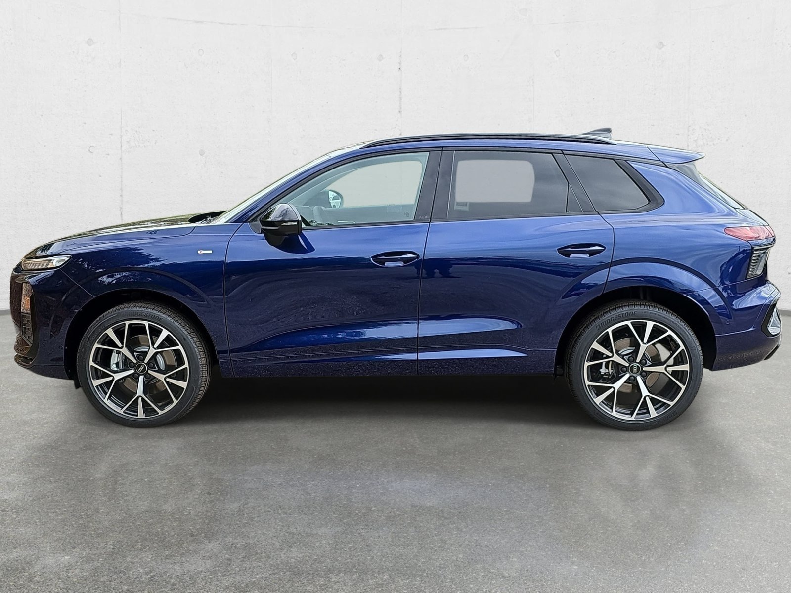 New 2026 Audi Q3 quattro 2.0T AWD/4WD image 8