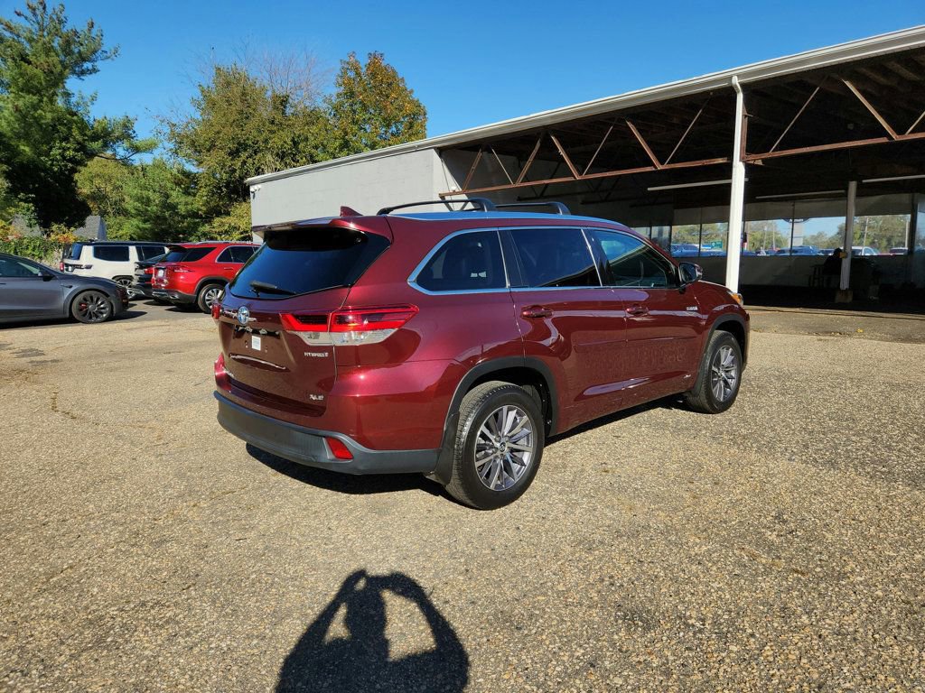 Used 2018 Toyota Highlander XLE image 5
