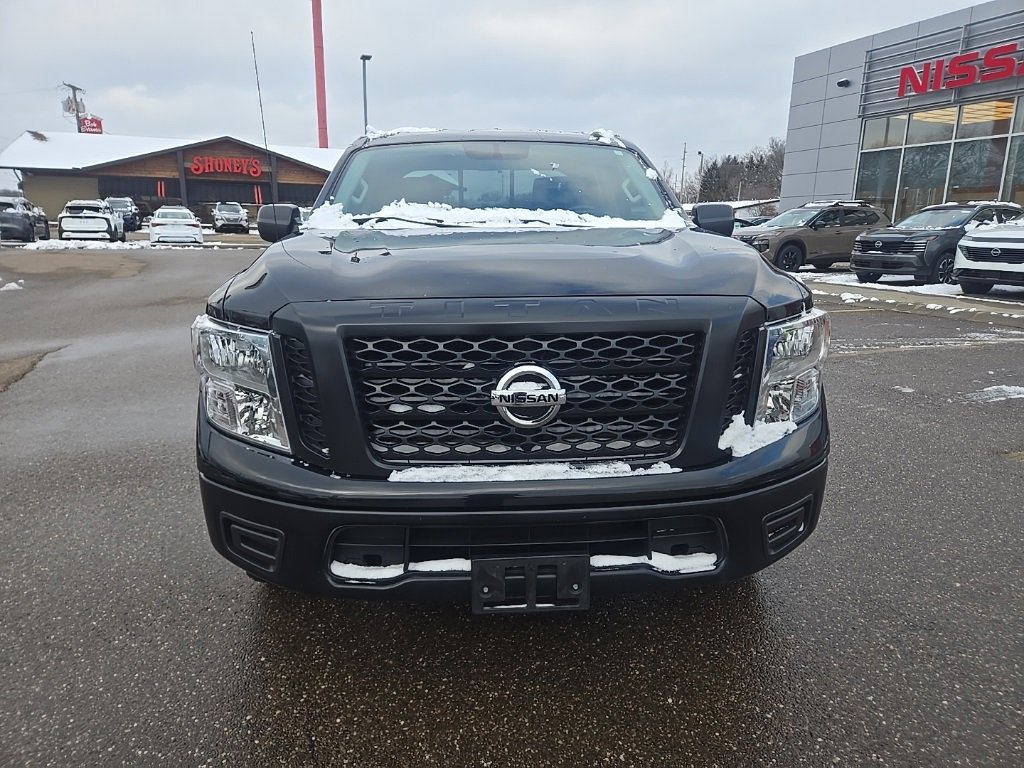 Used 2019 Nissan Titan S image 2