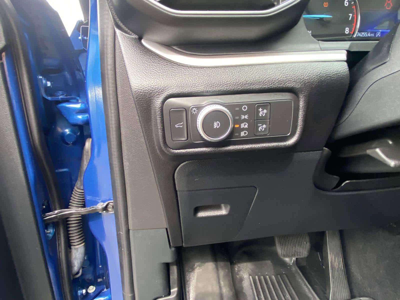 Used 2020 Ford Explorer XLT w/ Equipment Group 202A AWD/4WD image 13