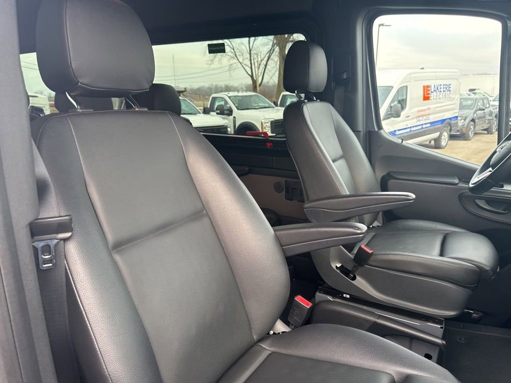Used 2022 Mercedes-Benz Sprinter 2500 image 30