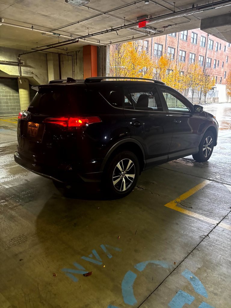 Used 2018 Toyota RAV4 XLE image 8
