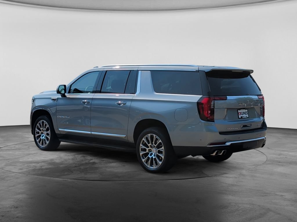 Used 2025 GMC Yukon XL Denali AWD/4WD image 5