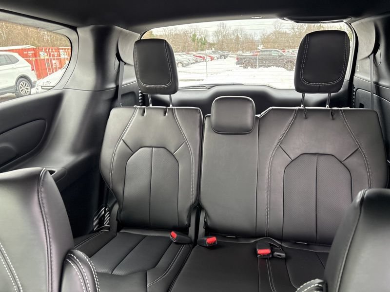 New 2026 Chrysler Pacifica Select AWD/4WD image 14